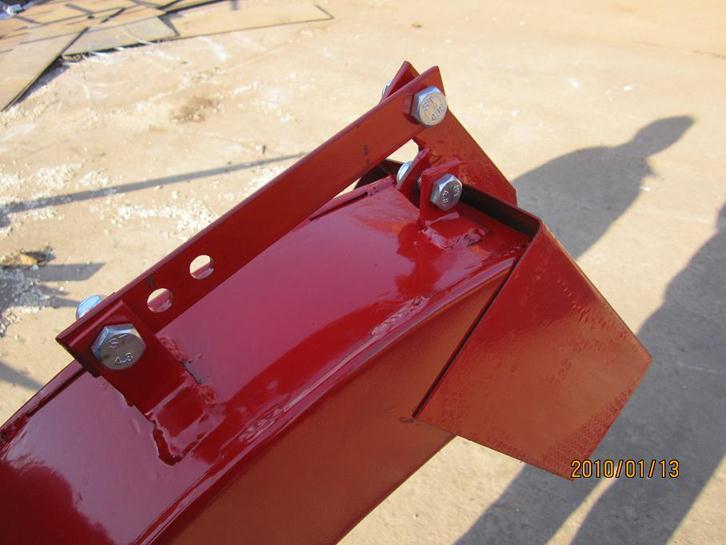wood chipper discharge outlet